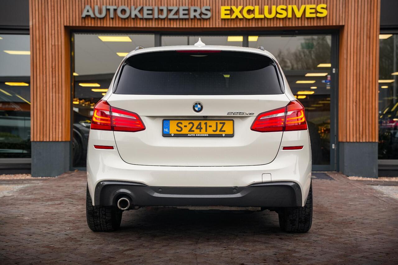 BMW 2-SERIE Active Tourer 225xe iPerformance High Executive M Pakket Camera Pano HUD Clima Cruise Leer 17"LM