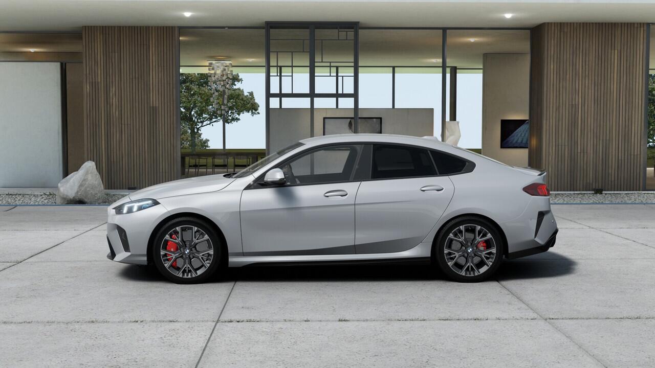 BMW 2-SERIE Gran Coupé 220 M Sport Automaat / Achteruitrijcamera / M Adaptief onderstel / Comfort Access / Adaptieve LED / Parking Assistant / Stoelverwarming