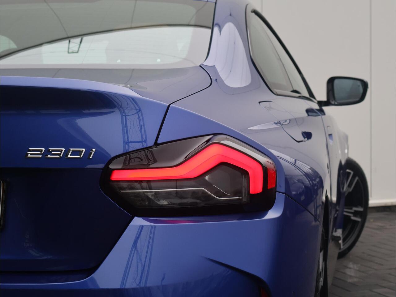 BMW 2-SERIE Coupé 230i M Sportpakket/ Comfort Access/ Achteruitrijcamera/ Elektrisch stoelen/ HiFi/ Stoelverwarming