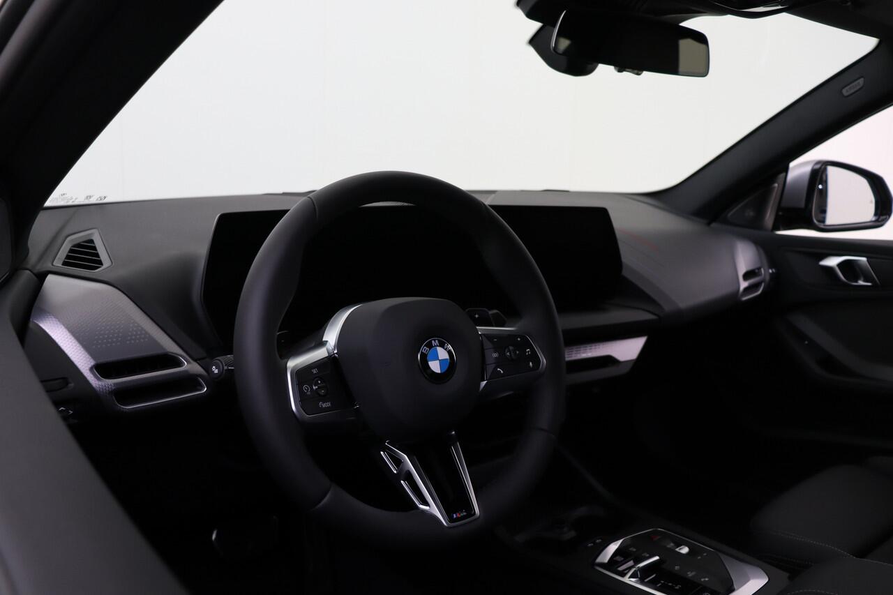 BMW 2-SERIE Gran Coupé 220 M Sport Automaat / Sportstoelen / Achteruitrijcamera / Adaptieve LED / M Adaptief onderstel / Comfort Access / Parking Assistant / Stoelverwarming