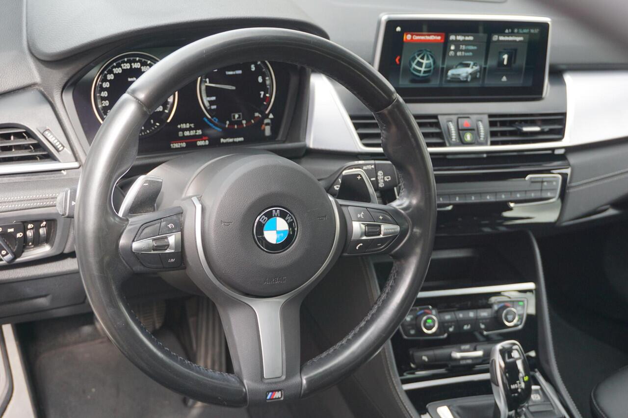 BMW 2-SERIE Active Tourer 220i Executive Edition | M Pakket | PANO | Trekhaak