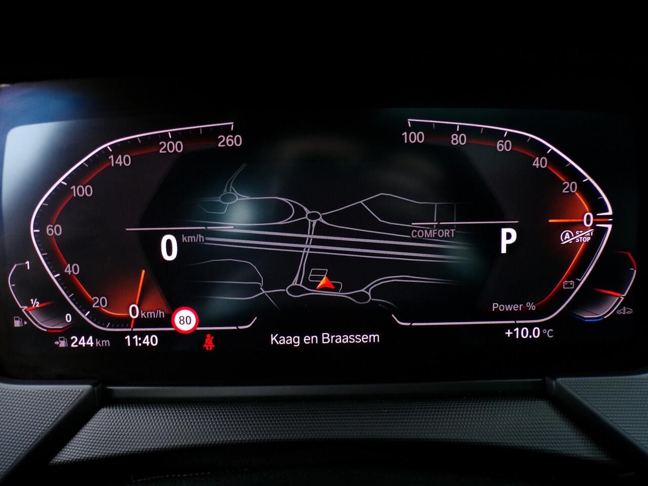 BMW 2-SERIE Gran Coupé 220i, Harman Kardon / Schuifdak / Sensoren + Camera / Keyless / Leder / Stoel + Stuurverwarming / 19'' LMV