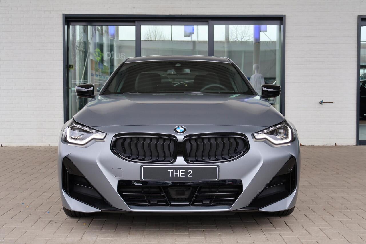 BMW 2-SERIE Coupé 218i Individual Frozen Pure Grey | M Sportpakket | Stuur- en stoelverwarming | Harman Kardon | Innovation Pack | Comfort Pack