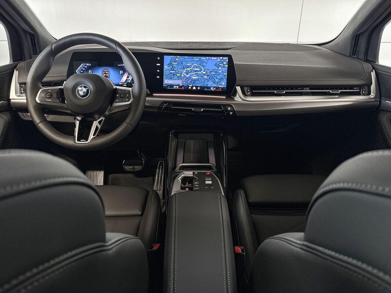 BMW 2-SERIE Active Tourer 225e xDrive | Selections | Stuurwielrand verwarmd | Glazen panoramadak