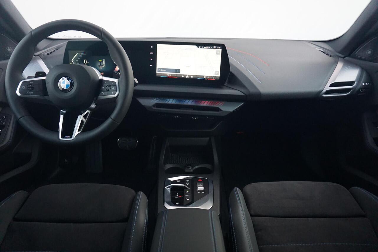 BMW 2-SERIE Gran Coupé 220 M Sportpakket Pro 19'' / Elektrisch Verstelbare Stoelen / Harman Kardon / Driving Assistant Plus