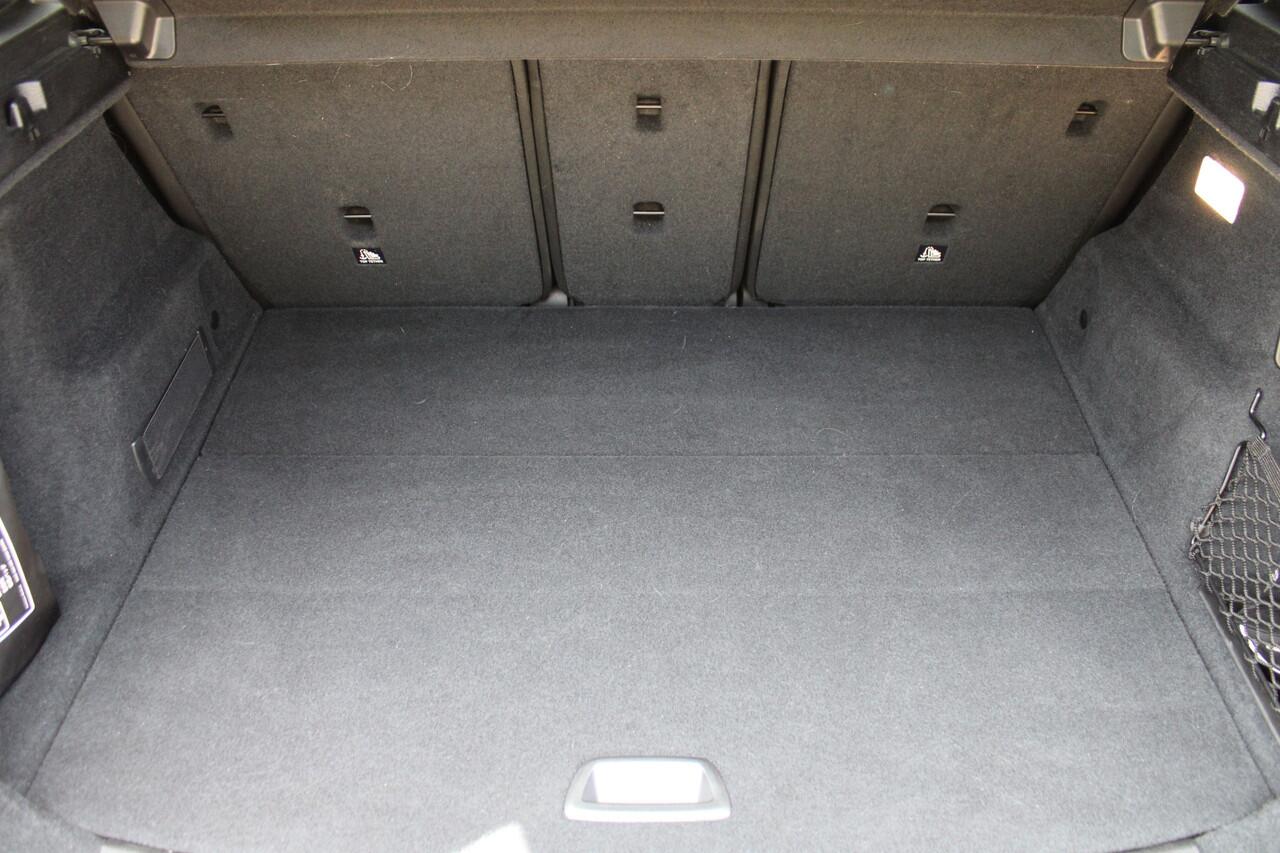 BMW 2-SERIE Active Tourer 218i 140pk Executive Edition | Head-Up | Achteruitrijcamera | Elektrische achterklep | Navigatie | Cruise control