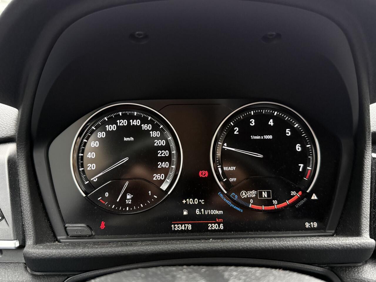 BMW 2-SERIE Active Tourer 218i High Executive Edition!! | Stoelverwarming | PDC V+A | Navigatie | Cruise | Trekhaak | Ndl Auto | RIJKLAARPRIJS INCL 12 MAANDEN GARANTIE EN BEURT