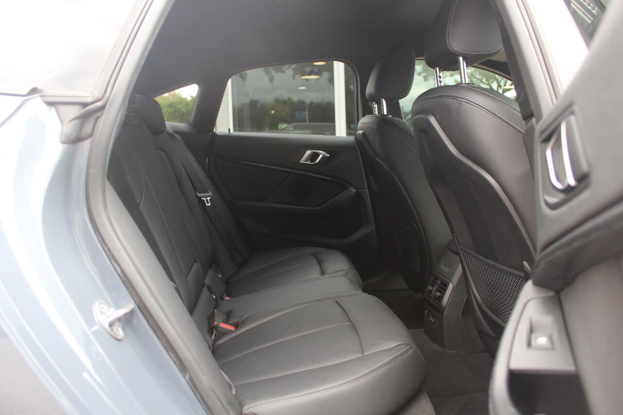 BMW 2-SERIE Gran Coupé 218i High Exe. Ed. M Sport 37.437 km! / Camera / Leder / Navigatie / 18'' / ACC / DAB / Virtual Cockpit / Stoelverwarming / Cruise Control