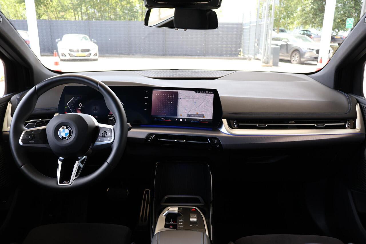 BMW 2-SERIE Active Tourer 218i | M Sportpakket | Premium Pack | Voorstoelen Verwarmd