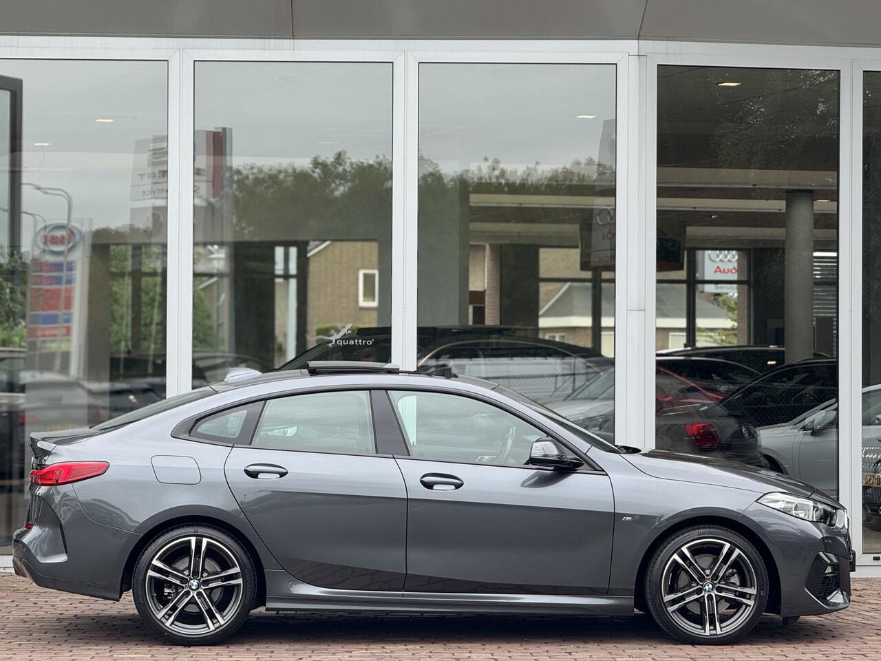 BMW 2-SERIE Gran Coupé 218i High Executive | Pano | Keyless | Leer