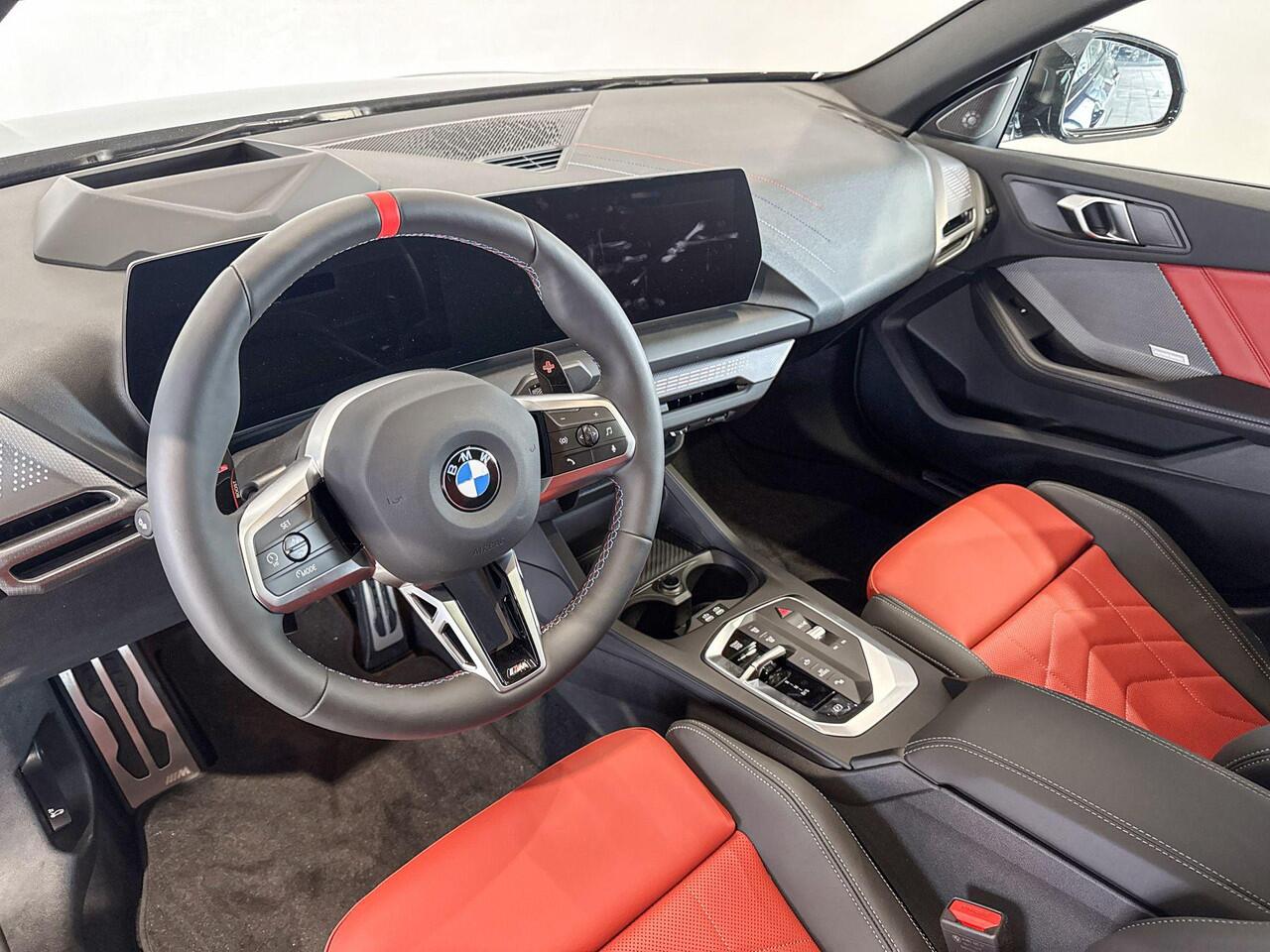 BMW 2-SERIE Gran Coupé M235 xDrive | M Sport Pro | Innovation Pack | Glazen Panoramadak | Elektrisch verstelbare stoelen | Driving Assistant Professional