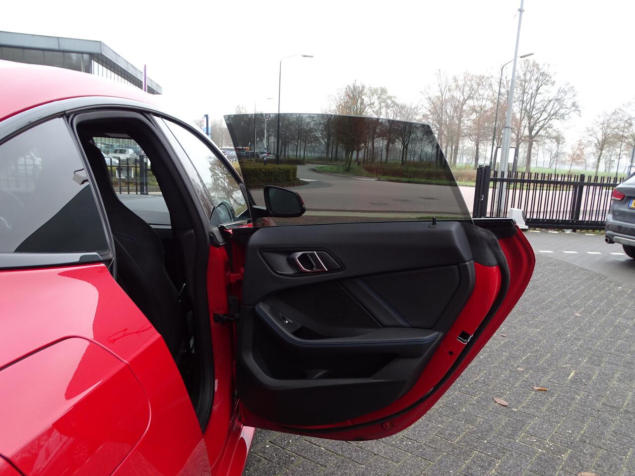 BMW 2-SERIE Gran Coupé 218i High Exe. M Sport kuipstoelen Head-Up Ada.Led Driv.Ass. Active-Cruis HiFi 19"LM Velgen