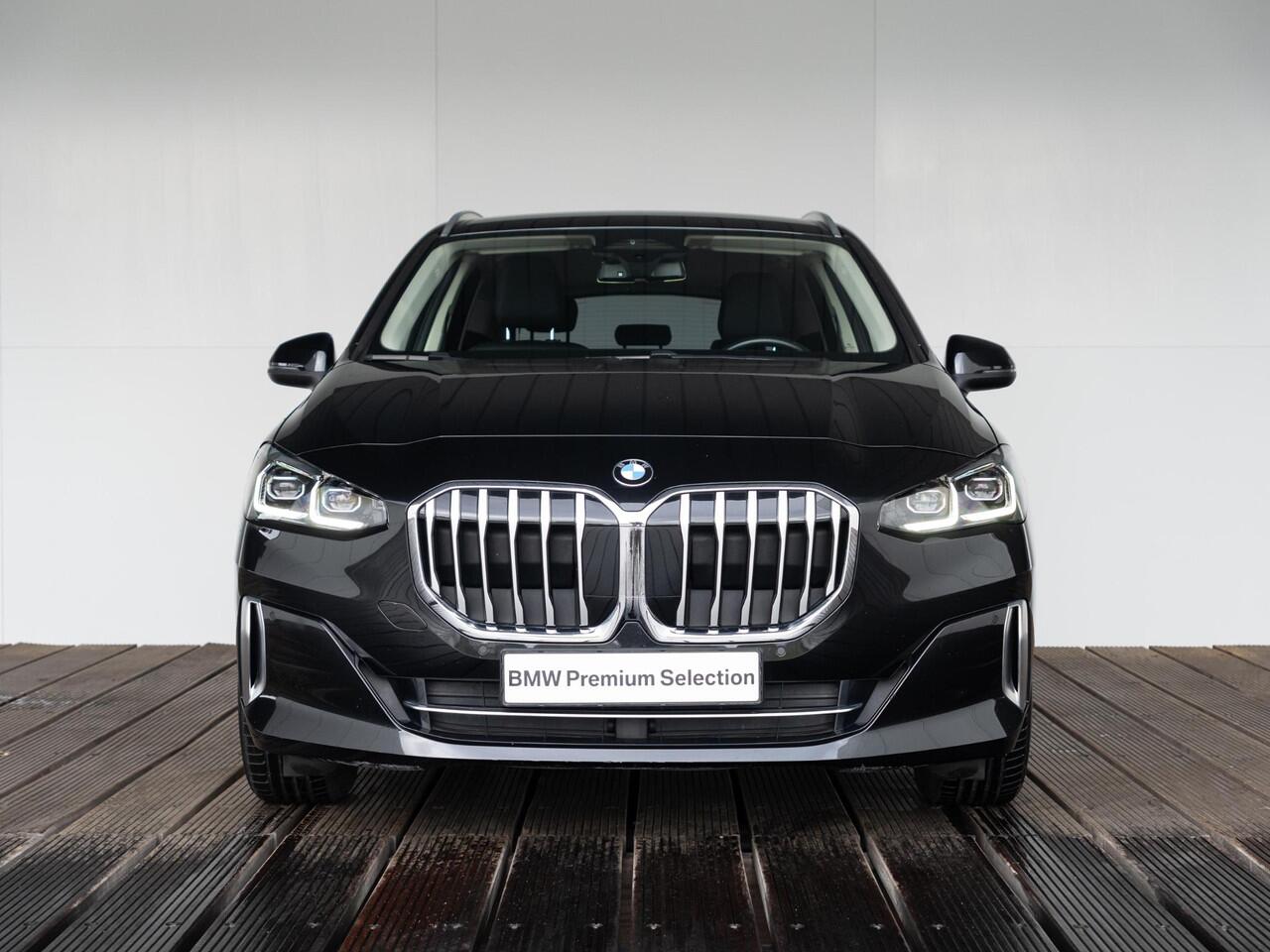 BMW 2-SERIE Active Tourer 218i | Premium Pack | Comfort Pack | Comfort Access | Achteruitrijcamera | Stoelverwarming | Parking Assistant | 17''