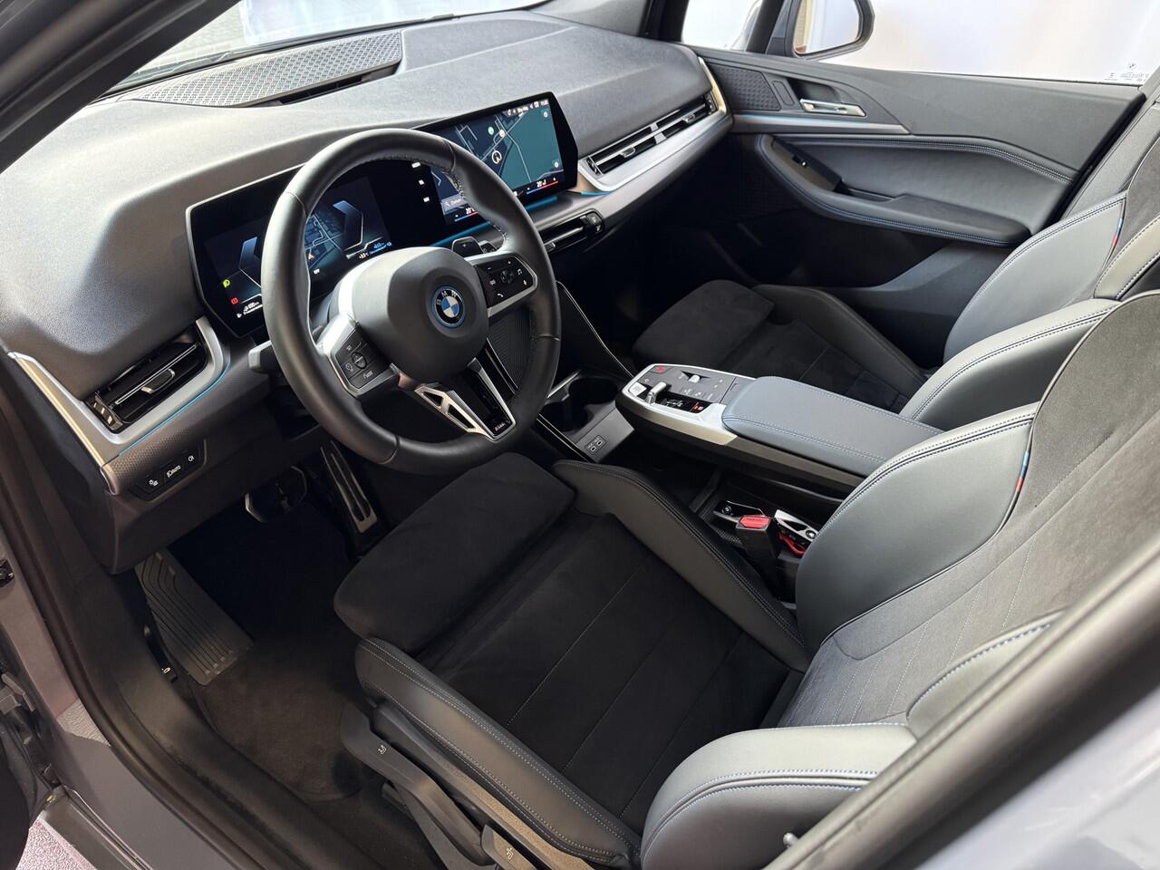 BMW 2-SERIE Active Tourer ? 230E ? M-SPORT ELEK.KLEP CAMERA WEGKLAPBARE.TREKHAAK AWD 4X4 4WD M-Sportpakket PHEV ? Top Auto's. Al 30 Jaar uw Bmw Specialist in , BMW M / M Sport / PHEV / HEV / Hybrid / Mhev / 25e / 30e / xDrive25e // xDrive30e / sDrive18i / sDrive20i 