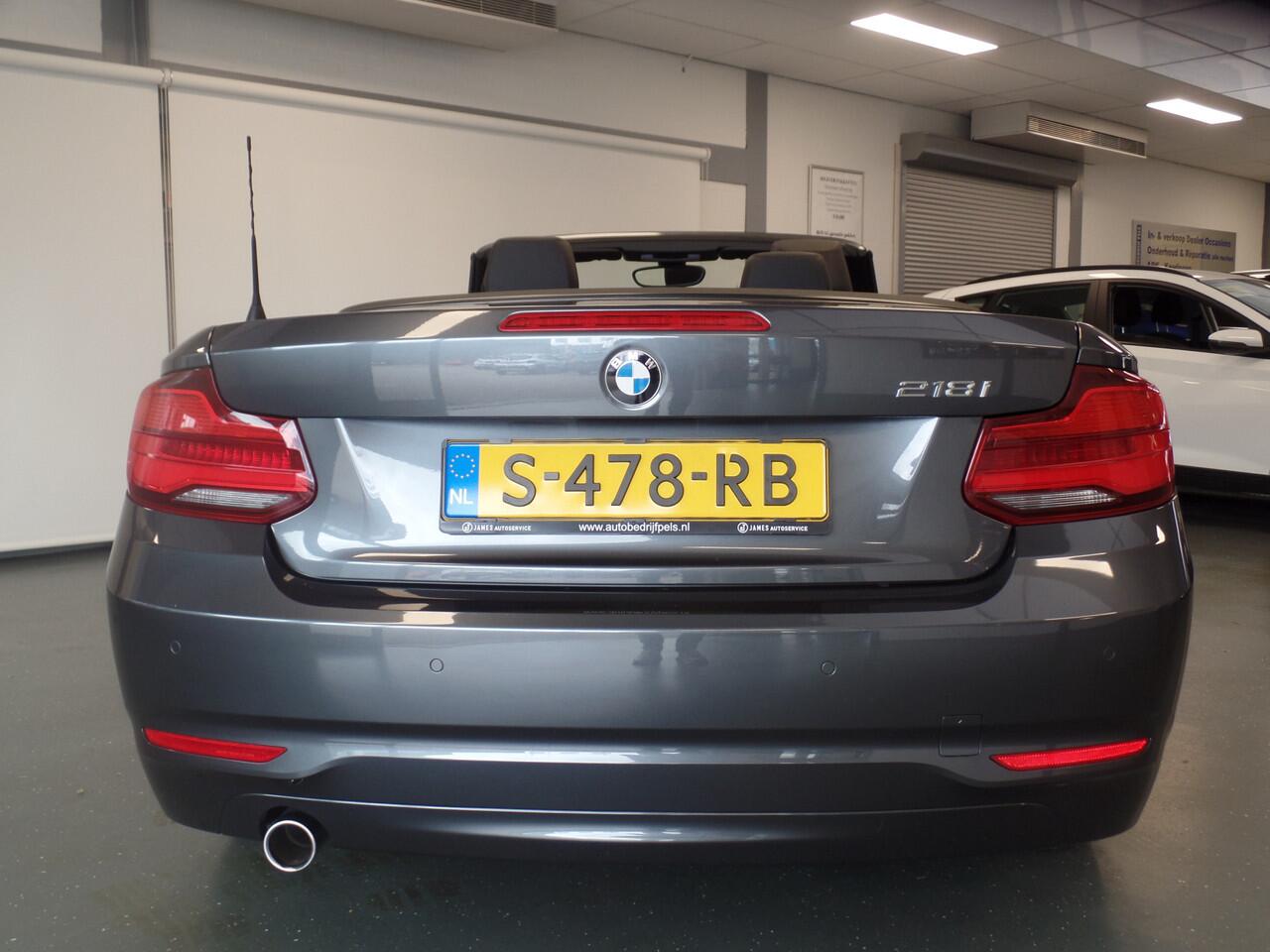 BMW 2-SERIE Cabrio 218i High Executive Xenon, Leder, Stoelverwarming, Cruise controle, Elek kap, Lm velgen 17", Navigatie, Pdc, Full options, 62.000km Uniek!! Bovag afleverpakket 695,-