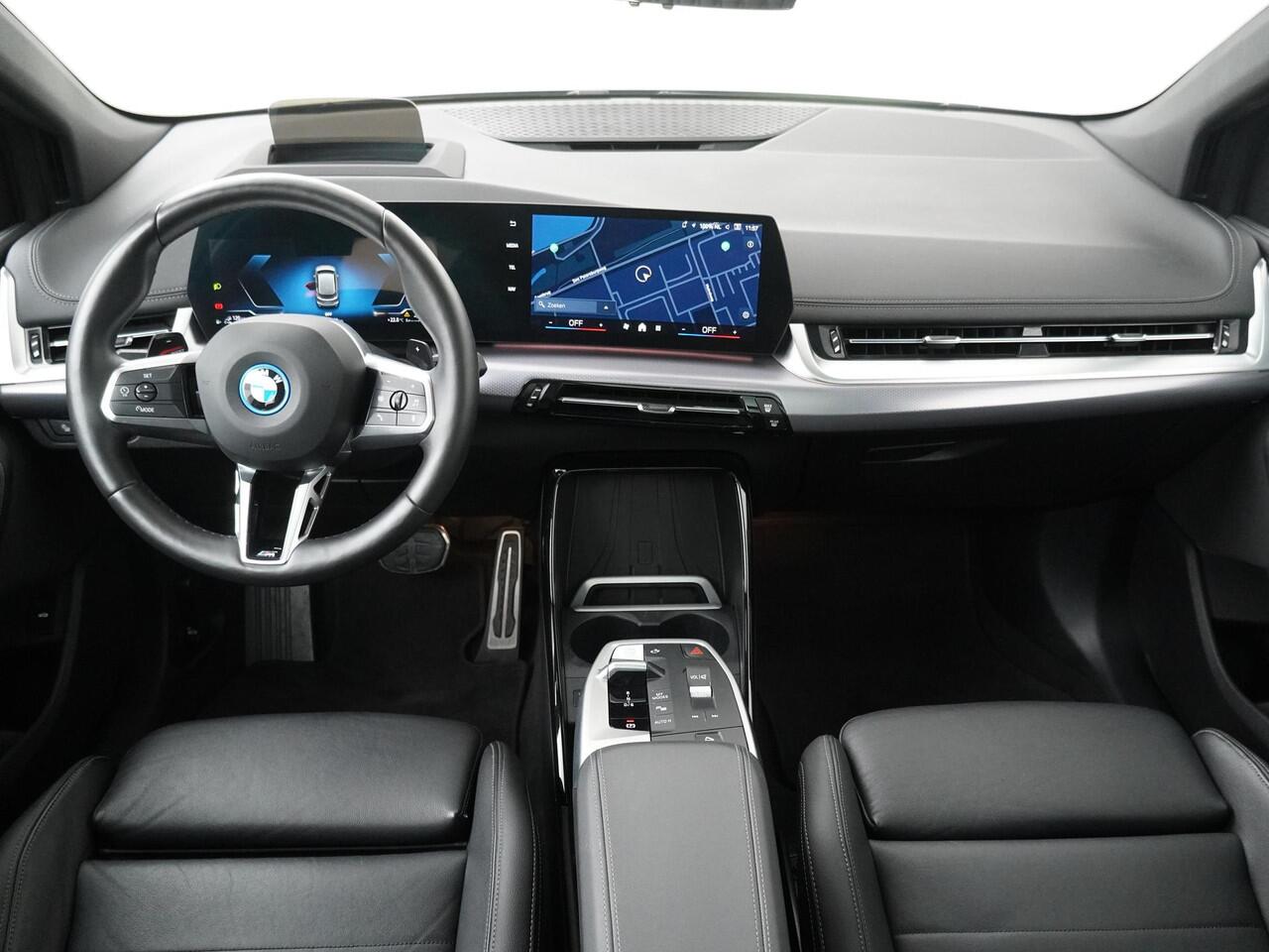 BMW 2-SERIE Active Tourer 225e xDrive | M-Sportpakket | Panoramadak | Harman Kardon | Head-Up Display |