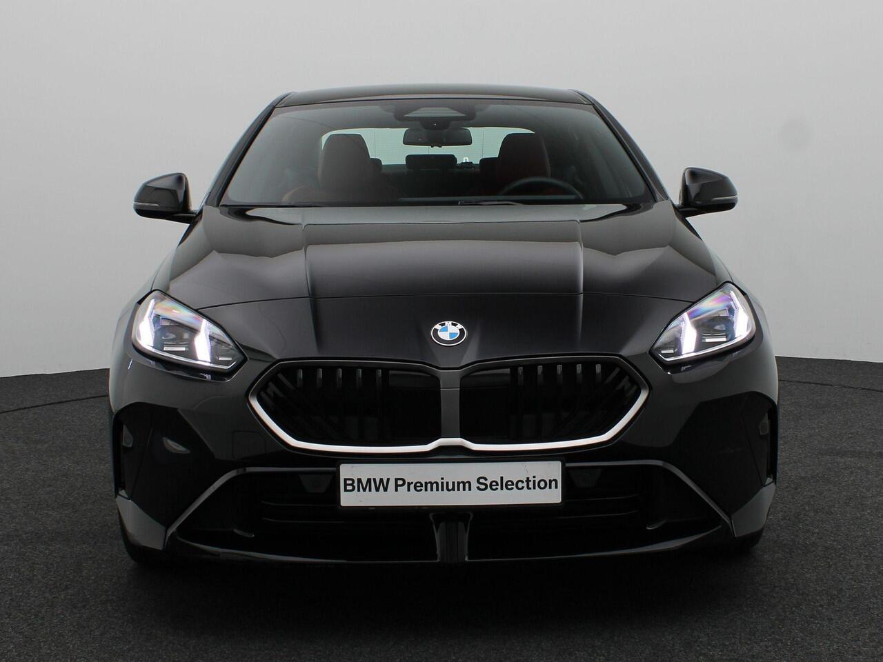 BMW 2-SERIE Gran Coupé 220 M Sportpakket | Premium Pack | M Adaptief onderstel | Achteruitrijcamera | Driving Assistant | Parking Assistant | 18''