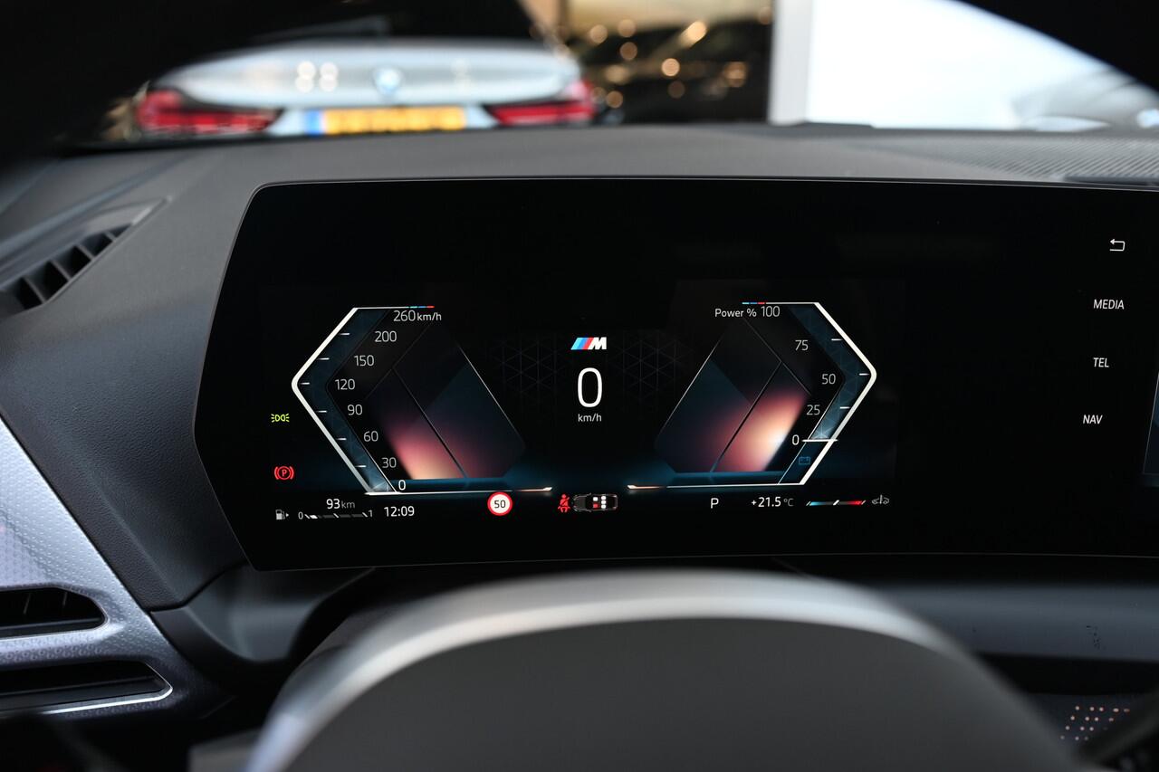 BMW 2-SERIE Gran Coupé 220 M Sport Automaat / Sportstoelen / Sportstoelen / Adaptieve LED / M Adaptief onderstel / Comfort Access / Parking Assistant