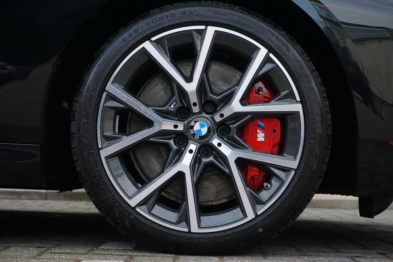 BMW 2-SERIE Gran Coupé 218i M Sportpakket Pro | Premium Pack | Comfort Pack | Travel Pack | Glazen panoramadak