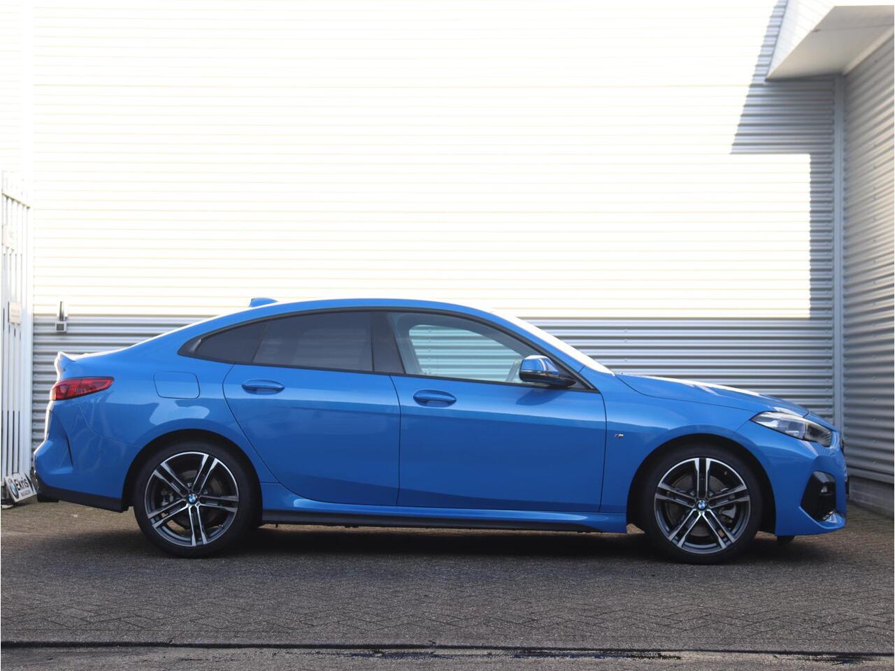 BMW 2-SERIE Gran Coupé 220i | High Executive | M Sportpakket | Driving Assistant | Stoel + Stuurwielverwarming | Adaptive Cruise Control| Getint Glas | Harman Kardon | 18'' LMV