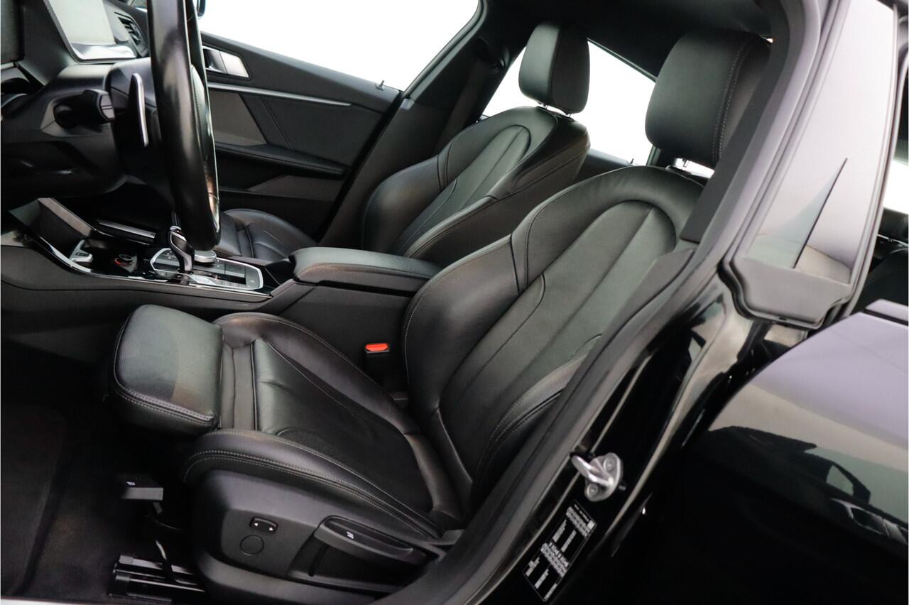 BMW 2-SERIE Gran Coupé 218iA SPORT-LINE DIGIDASH | FULL LED | HARMAN KARDON | LEDER | STOELVERW | CARPLAY | NAVI | LMV 17''