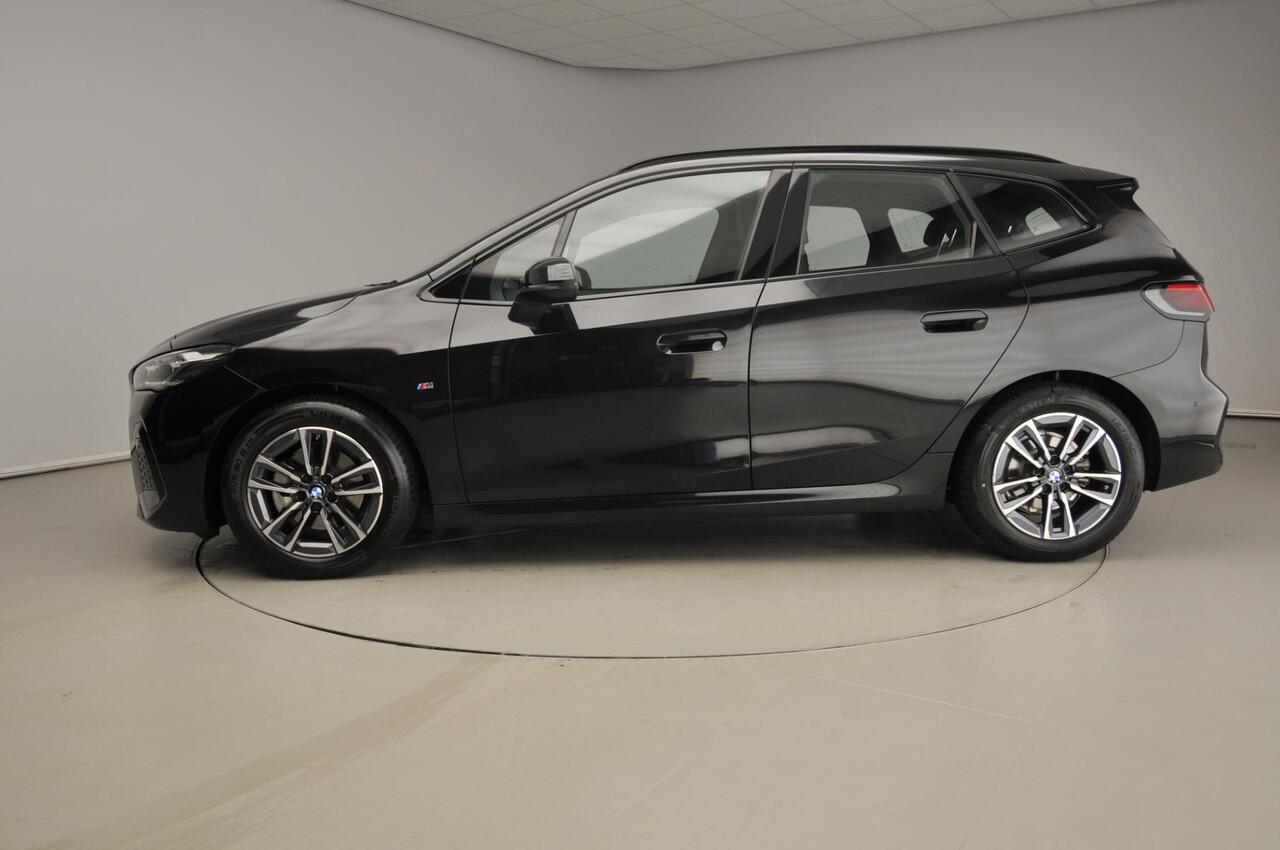 BMW 2-SERIE Active Tourer 218i | M-Sportpakket | LED | Leder | Navigatie | Sportstoelen | Stoelverwarming | Keyles go | DAB | Alu 17 inch