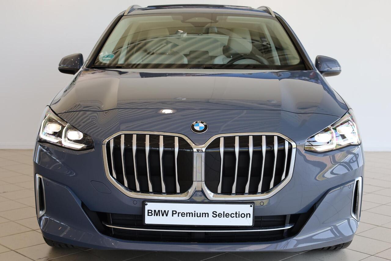 BMW 2-SERIE Active Tourer 218i | Luxury Line | Premium Pack | Travel Pack | Elektr. Trekhaak | Parking Assistant