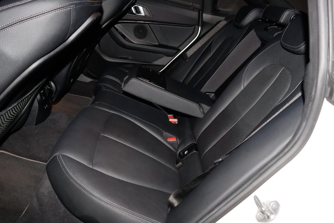 BMW 2-SERIE Gran Coupé 218iA High Executive PANO | LEDER | FULL LED | CAMERA | CARPLAY | HIFI | LMV 17'' | STOELVERW | AFN TREKHAAK