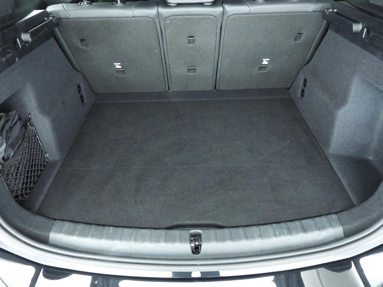 BMW 2-SERIE Active Tourer 218i | M-Sportpakket | LED | Leder | Navigatie | Sportstoelen | Stoelverwarming | Keyles go | DAB | Alu 17 inch