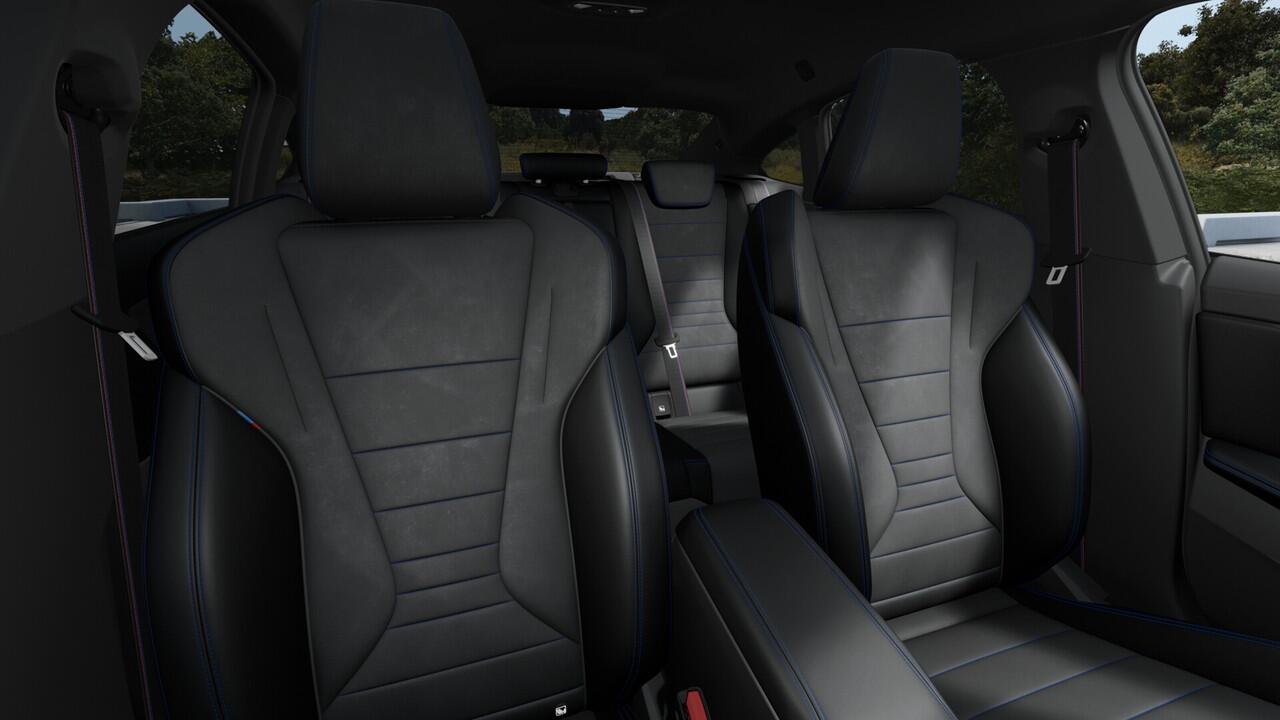 BMW 2-SERIE Gran Coupé 220 M Sport Automaat / Sportstoelen / Achteruitrijcamera / M Adaptief onderstel / Adaptieve LED / Parking Assistant / Stuurverwarming