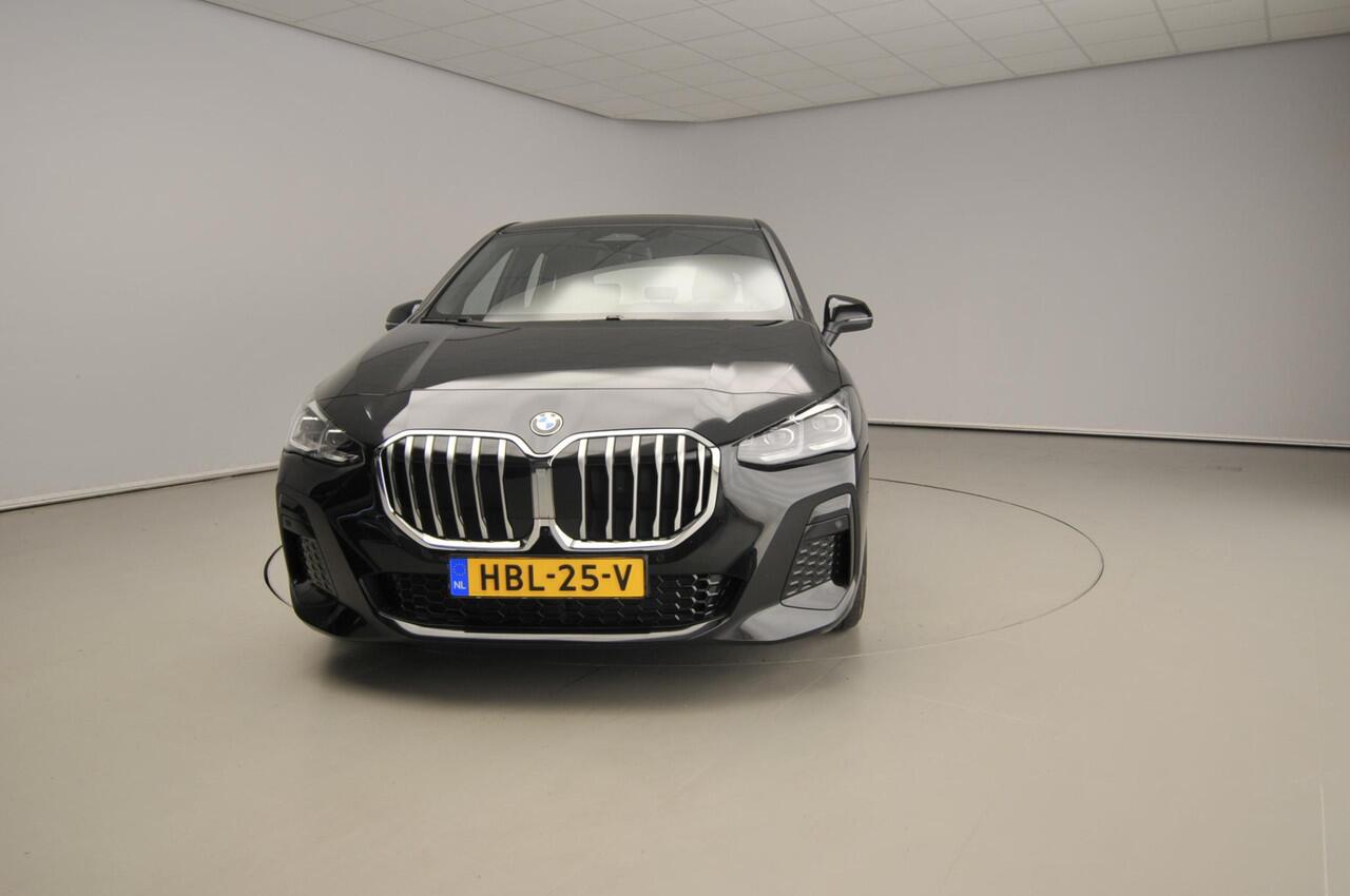 BMW 2-SERIE Active Tourer 220i | M-Sportpakket | LED | HUD | Active cruise | Elektr. zetels | Keyles go | DAB | Harman-kardon sound | Alu 17 inch