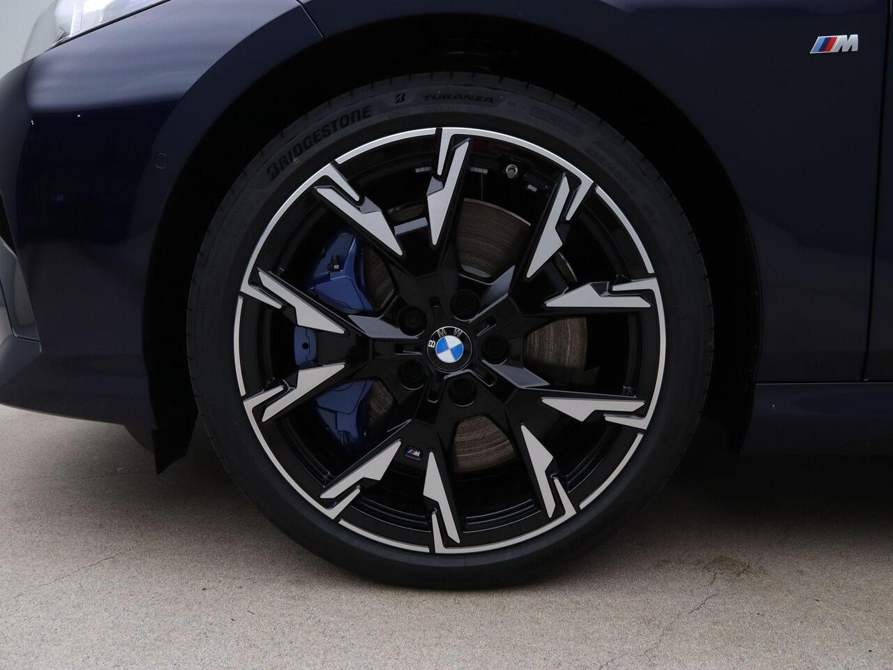 BMW 2-SERIE 220 Gran Coupé | Glazendak | 19inch | Elektrisch verstelbare stoelen | Panoramadak | Trekhaak | Ekris Selection