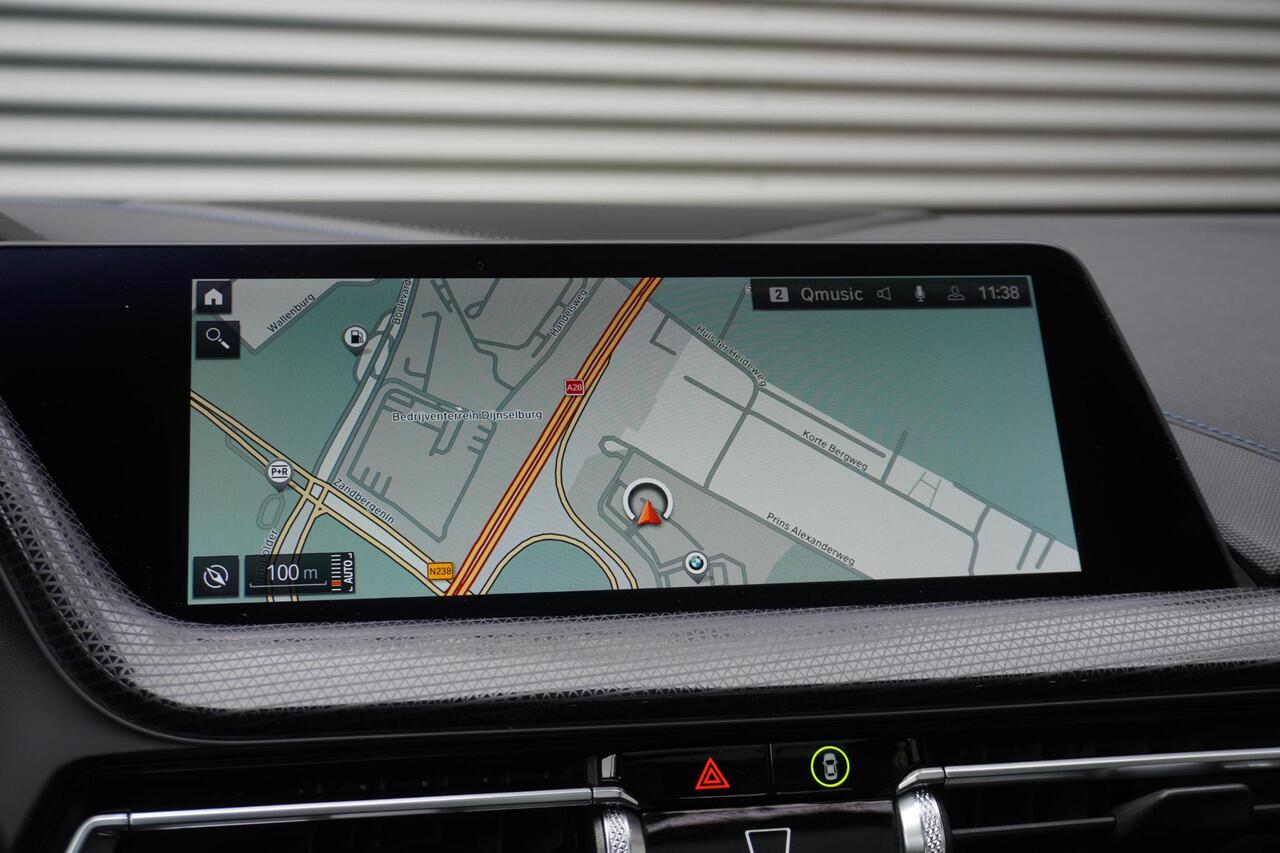 BMW 2-SERIE Gran Coupé 218i Executive | Model M Sport | Parking Pack | Achteruitrijcamera | Glazen panoramadak | HiFi System