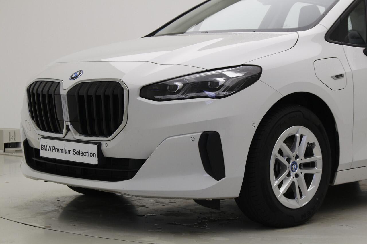 BMW 2-SERIE Active Tourer 225e xDrive | Driving Assistant Professional | Stoelverwarming |