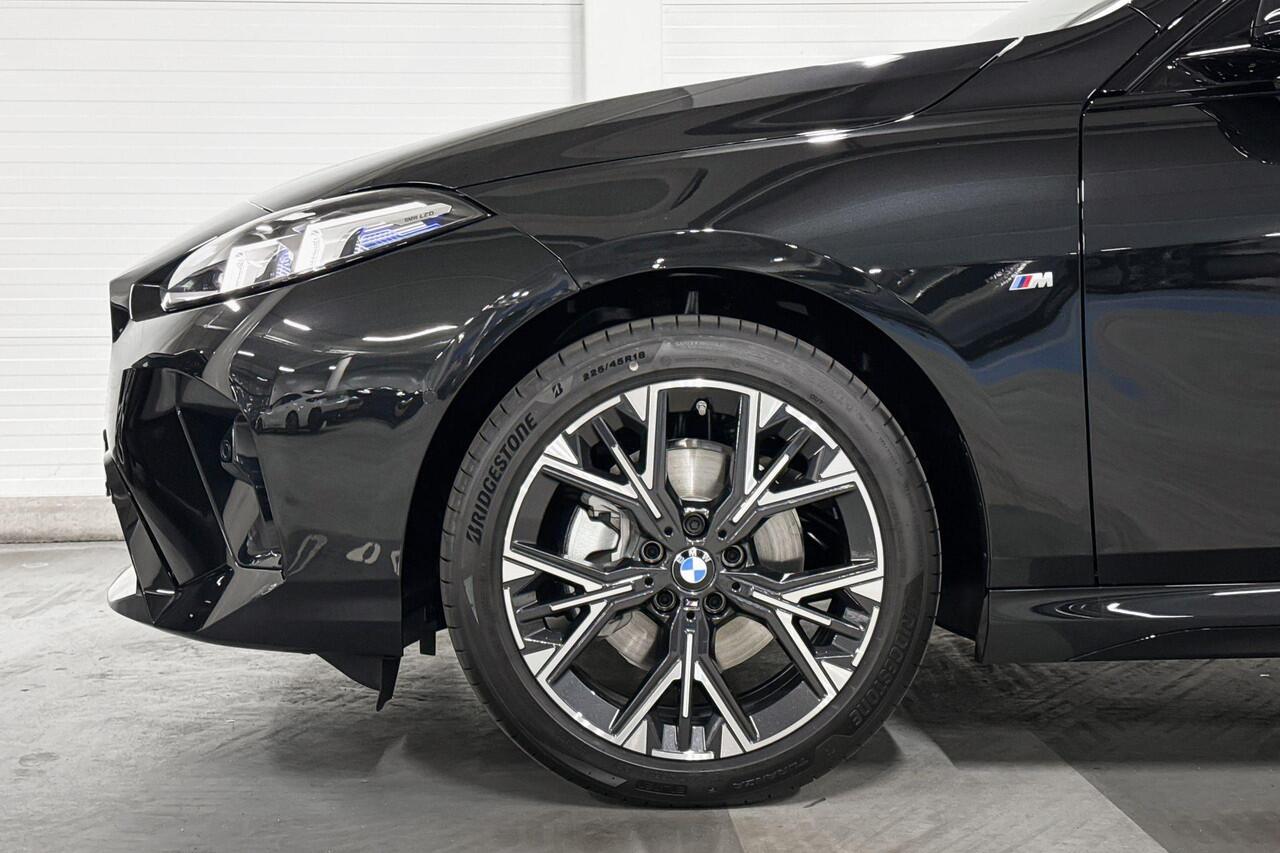 BMW 2-SERIE Gran Coupé 220 M Sport Design Edition | M-Sport Design | Premium Pack | Driving Assistant Plus | Harman/Kardon | Panoramadak | Comfort Access | Selections