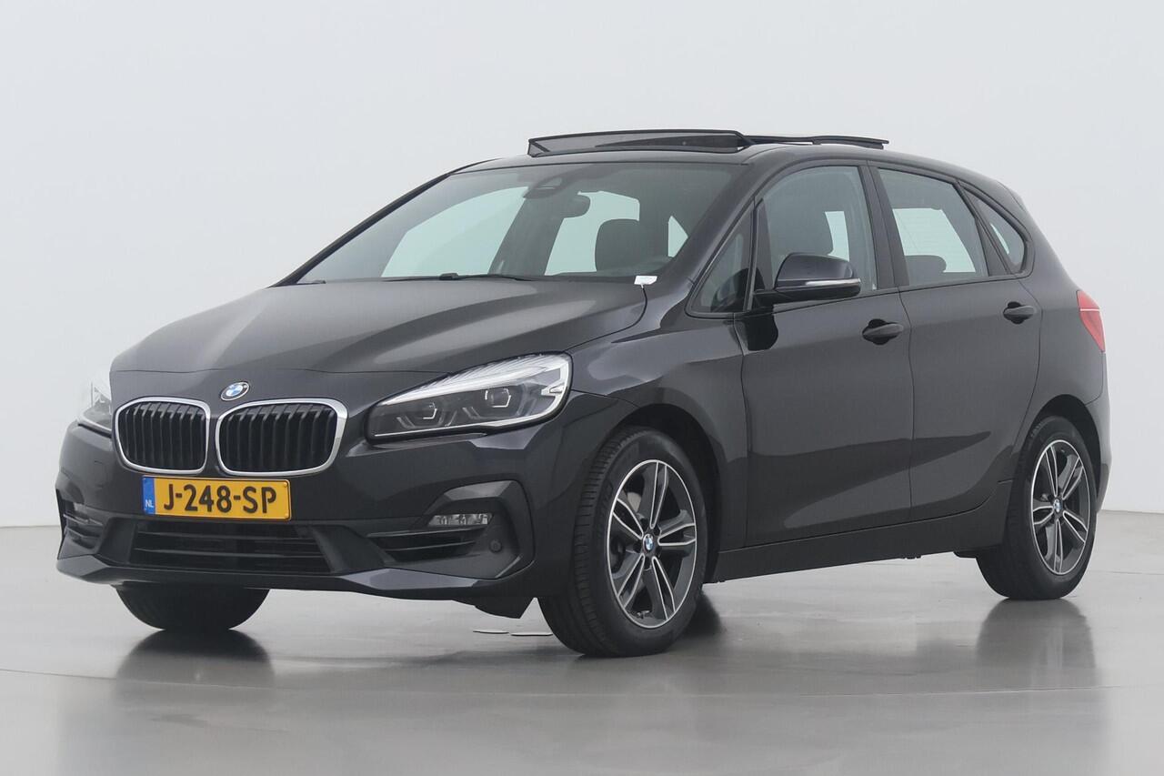 BMW 2-SERIE Active Tourer 218i High Executive | Panoramadak | Trekhaak | Head-Up | Camera