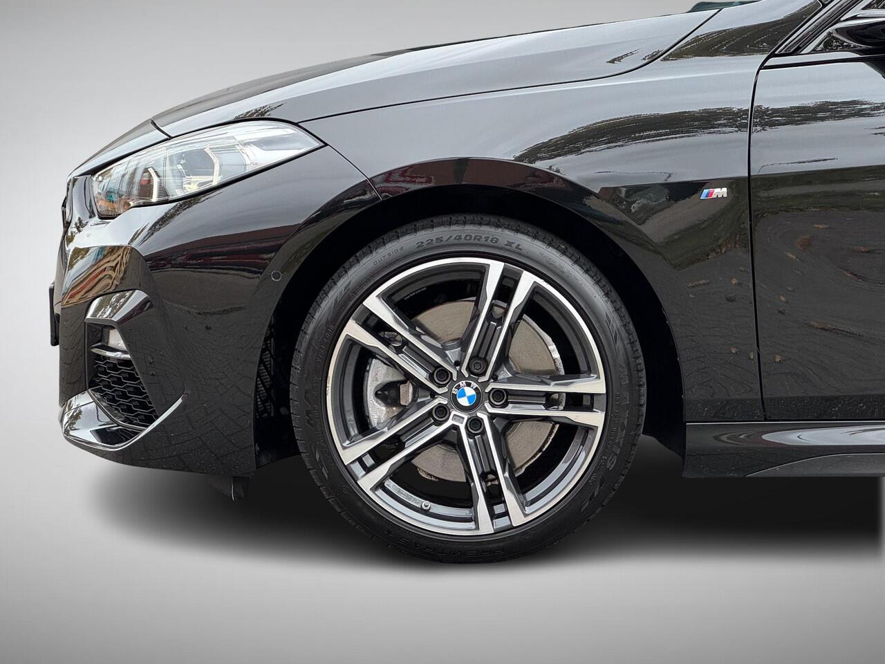 BMW 2-SERIE Gran Coupé 220i M Sport NL-Auto, Panoramadak + Harman/Kardon