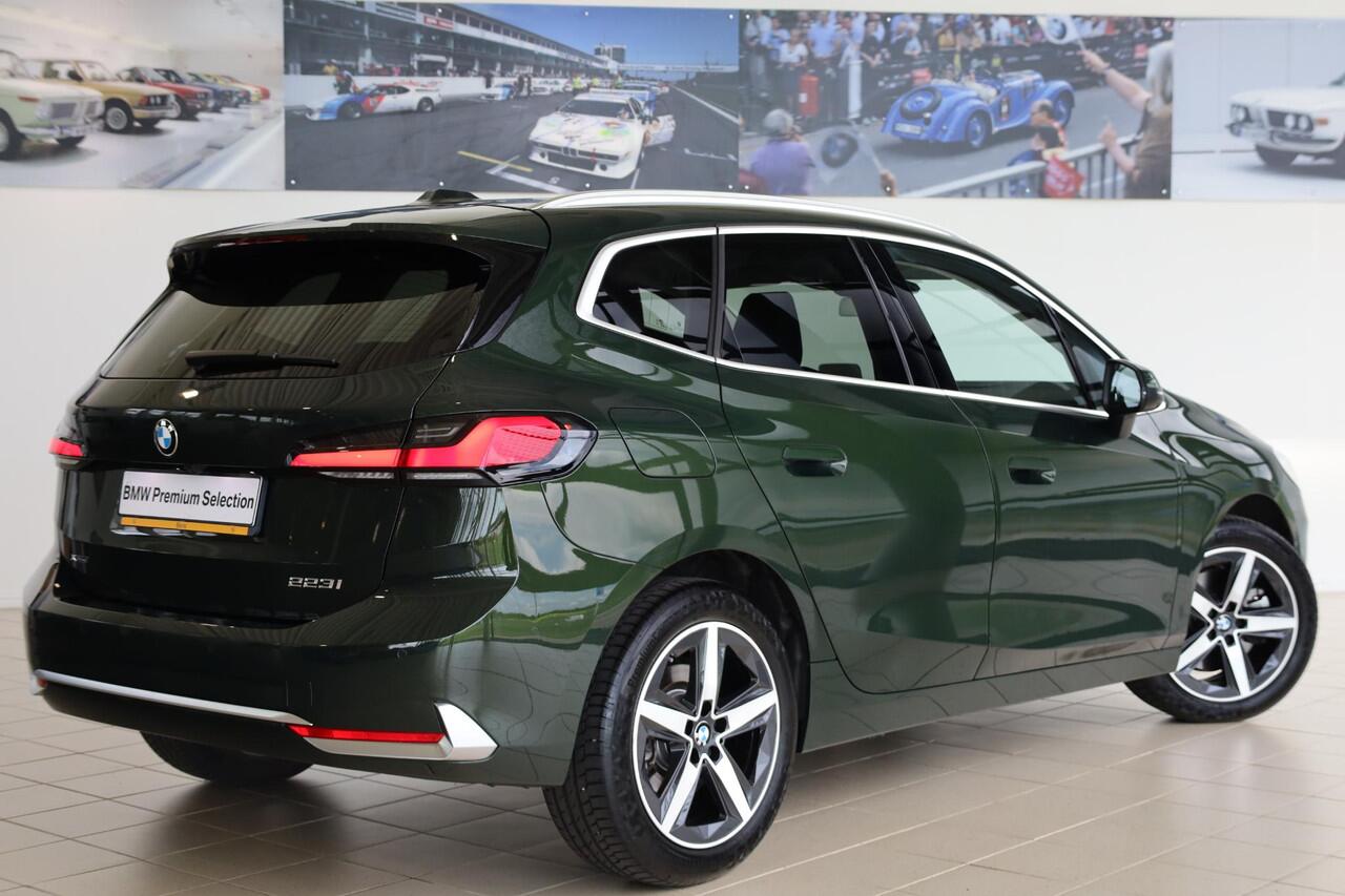 BMW 2-SERIE Active Tourer 223i | Luxury Line | Driving Assistant Professional | Travel Pack | Innovation Pack | Trekhaak Pakket