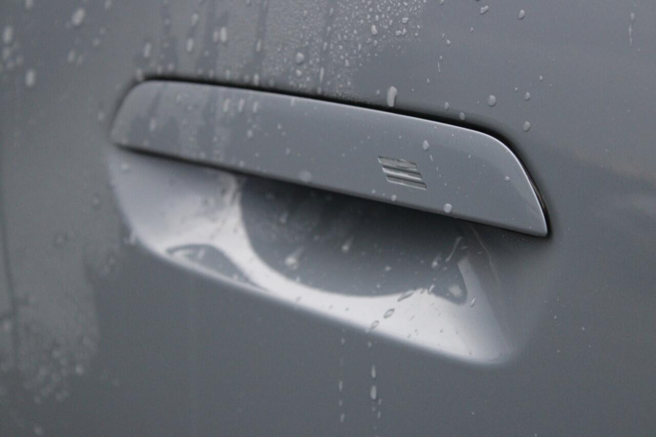 BMW 2-SERIE Active Tourer 218i M Sport Automaat / Panoramadak / Sportstoelen / M Adaptief onderstel / Comfort Access / Stuurverwarming / Adaptieve LED / Parking Assistant Plus / Head-Up