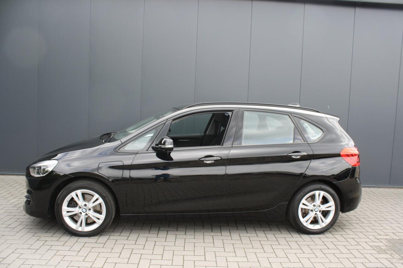 BMW 2-SERIE Active Tourer- TREKHAAK - NAVIGATIE- LEDER 225xe iPerformance High Executive