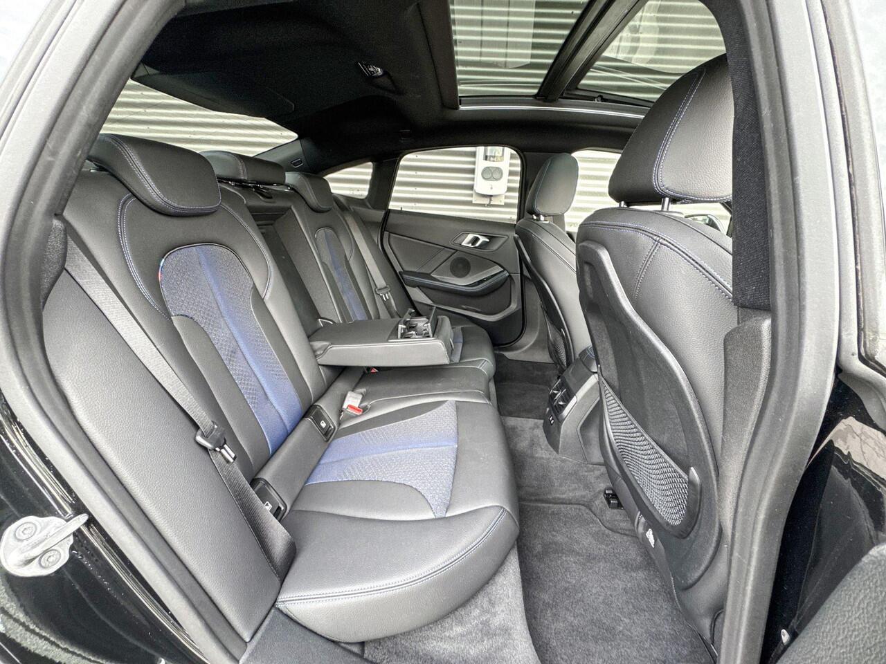 BMW 2-SERIE Gran Coupé 218i M Sportpakket / Travel Pack / Panoramadak / Achteruitrijcamera / 18 inch