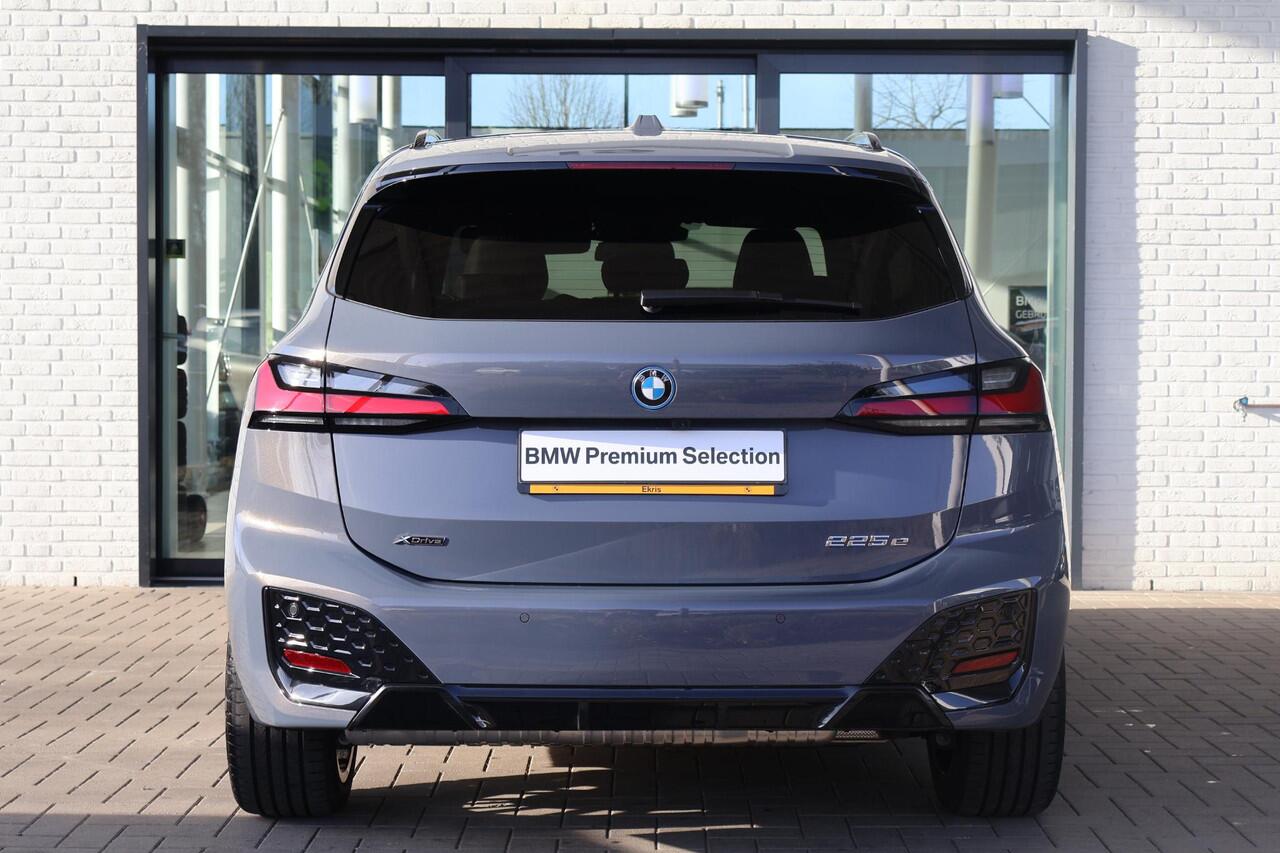 BMW 2-SERIE 225e xDrive Active Tourer | M Sportpakket | Innovation Pack | Comfort Pack | Travel Pack | Showroom Selection
