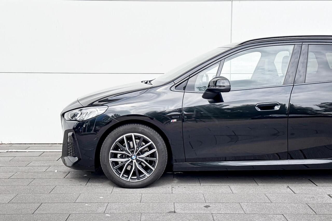 BMW 2-SERIE Active Tourer 220i | Selections | M Sport | Achteruitrijcamera | Trekhaak |