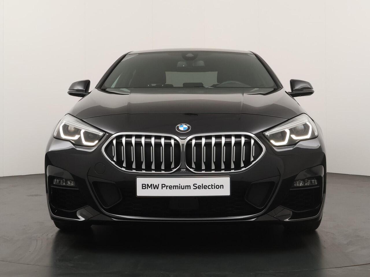 BMW 2-SERIE Gran Coupé 220 M Sport | Panoramadak | Active Cruise | Head-Up | Stoelverwarming | Stuurverwarming |