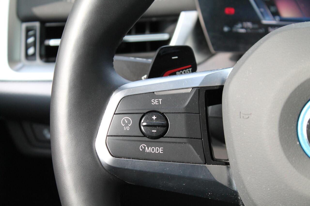 BMW 2-SERIE Active Tourer 225e xDrive High Executive M Sport Automaat / Panoramadak / Adaptief M Onderstel / Sportstoelen / Stoelverwarming / Adaptieve LED / Parking Assistant Plus / Head-Up / Live Cockpit Professional