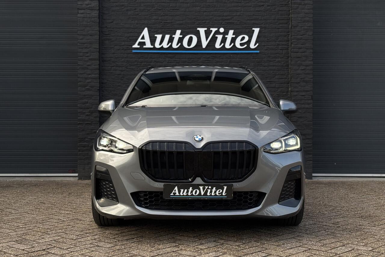 BMW 2-SERIE Active Tourer 218i M-Sport | Harman Kardon | Sportstoelen | Camera | Comfort Acces | Stoelverwarming