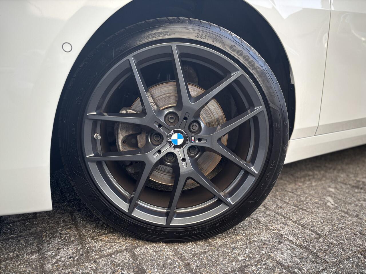 BMW 2-SERIE Gran Coupé 218i Executive | Apple Carplay/Android Auto | 18 inch ///M Velgen | LED |