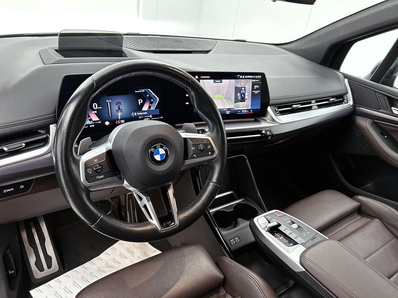 BMW 2-SERIE Active Tourer 220i / Navigatie / Leder / Head up display / Elec. stoelen