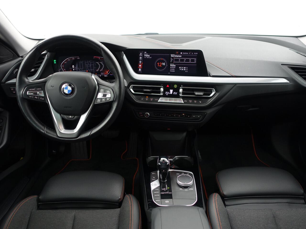 BMW 2-SERIE Gran Coupé 218i M Executive Edition Aut- Panoramadak, Stuur/Stoelverwarming, Sfeerverlichting, Carplay, Sport Interieur