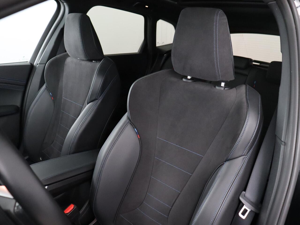 BMW 2-SERIE Active Tourer 230e xDrive M sport (Pano / Elek. achterklep / Led / Navi / Cuise)